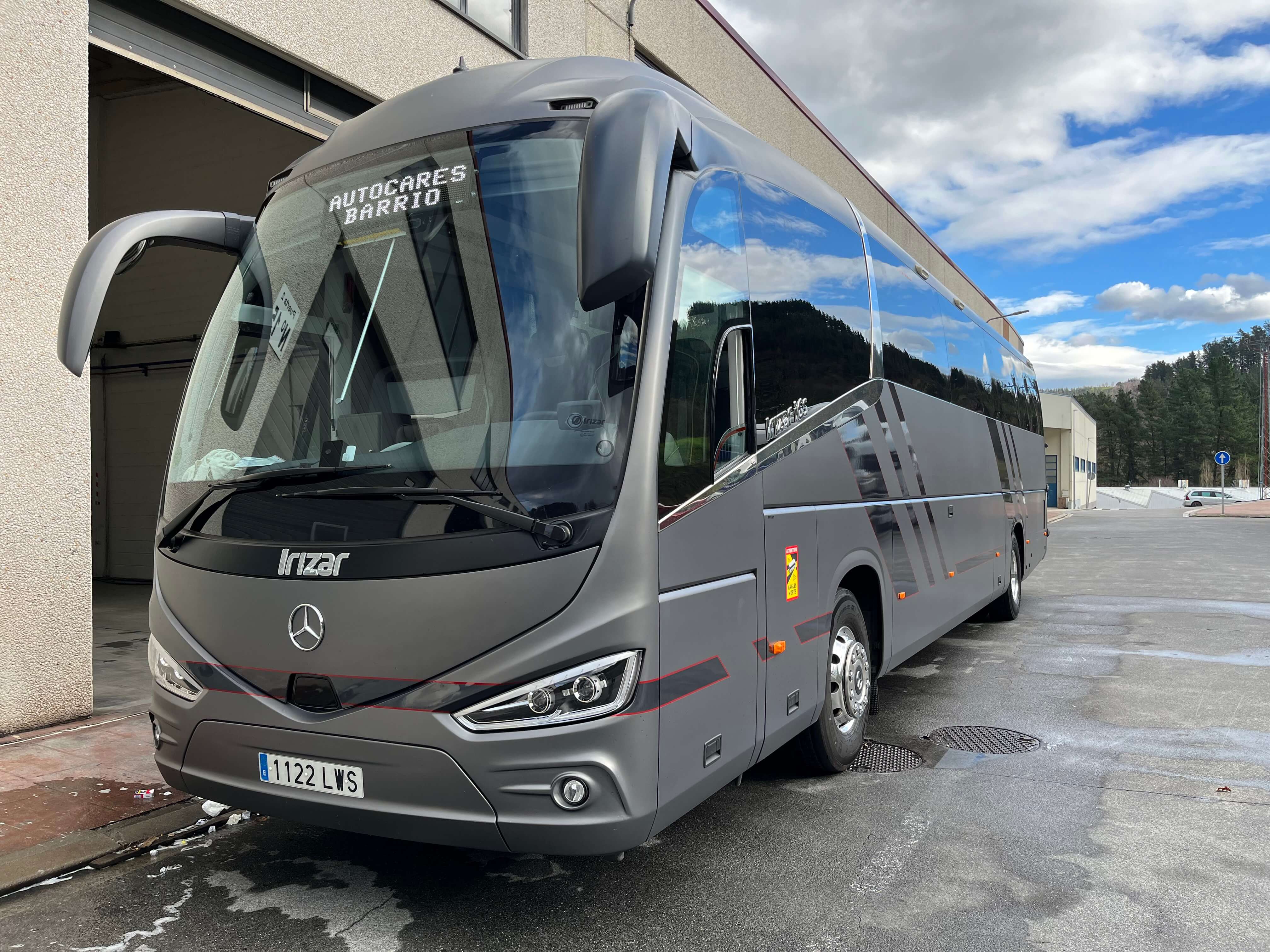 Alquila un 60 asiento Autocar estándard (Mercedes-Benz Irizar i6s 2022) de AUTOBUSES BARRIO en Ermua 