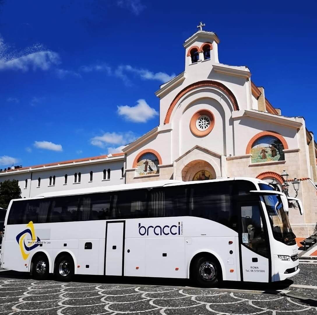 Hire a 58 seater Executive  Coach (VOLVO 9700 2019) from BRACCI TURISMO in Rome 