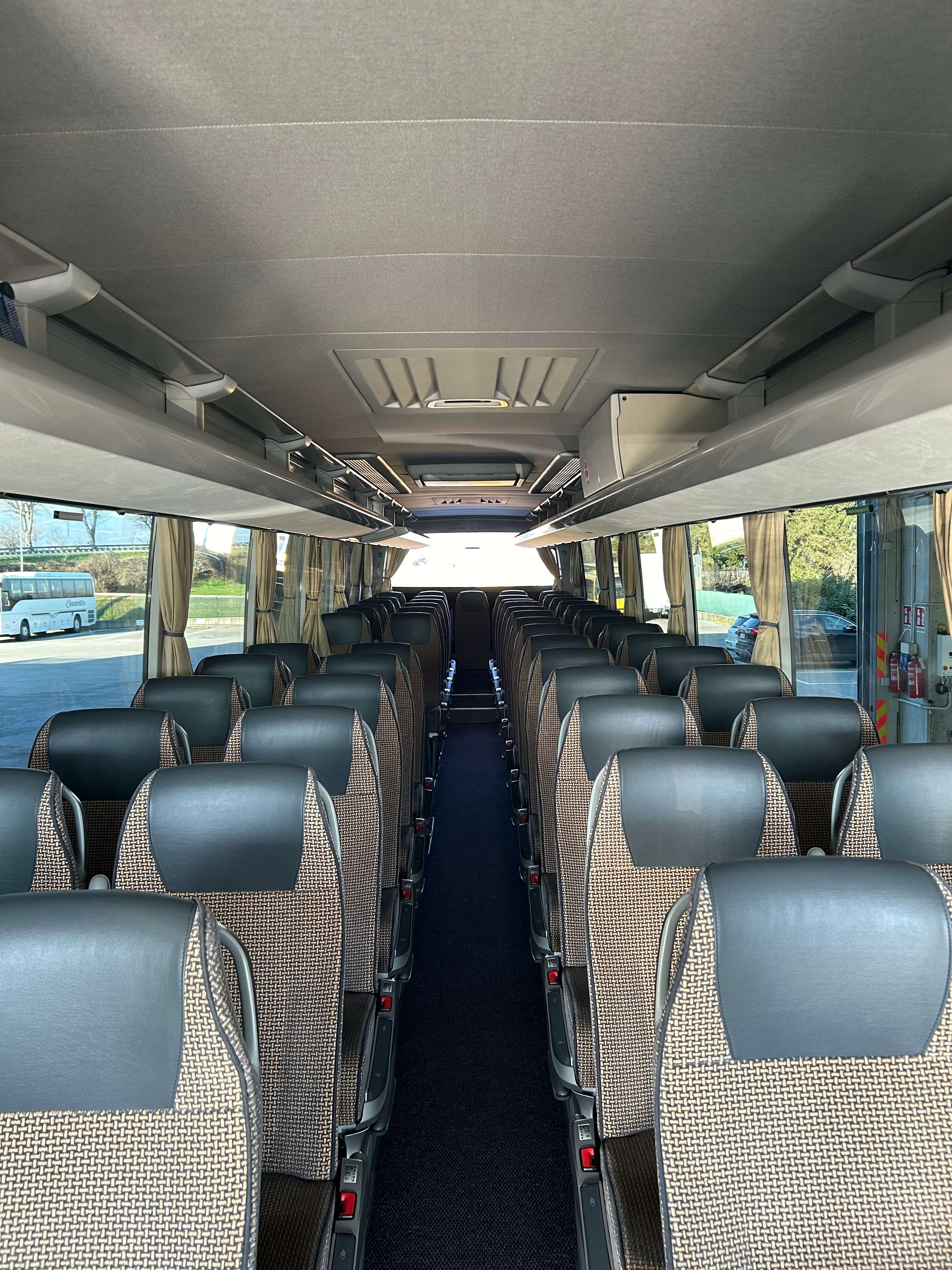 Rent a 54 seater Executive  Coach (SETRA 515  2016) from Autoservizi Casarotto s.r.l. from Dueville, Vicenza 