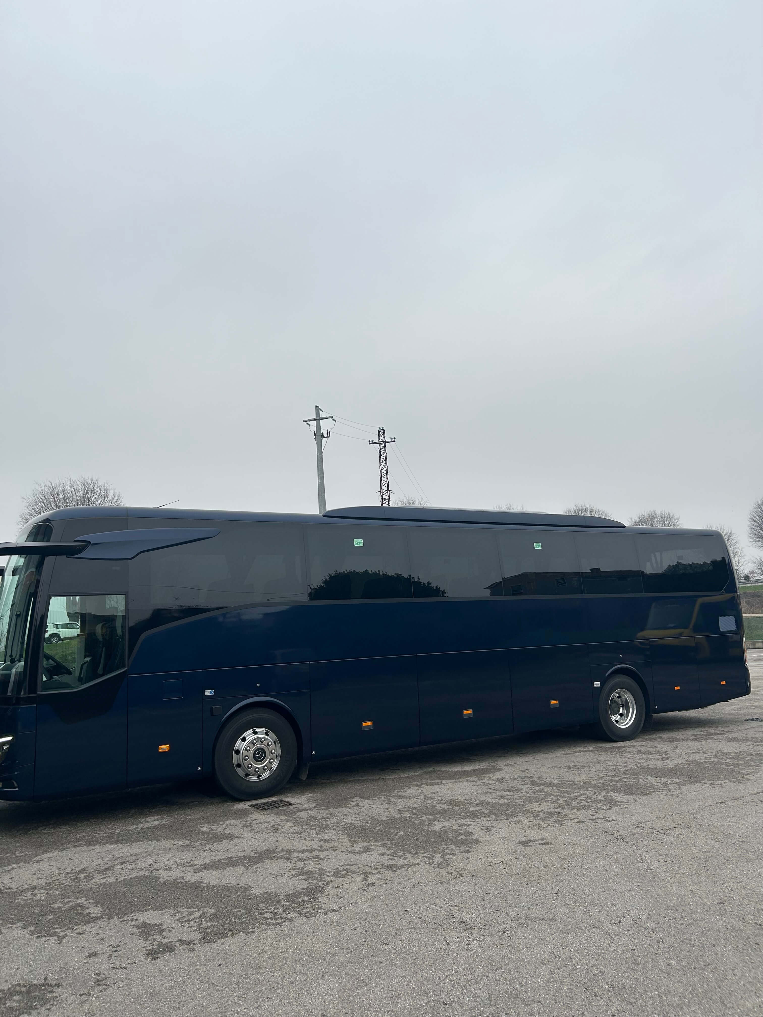 Hire a 49 seater Executive  Coach (MERCEDES TOURISMO 2025) from Autoservizi Casarotto s.r.l. in Dueville, Vicenza 