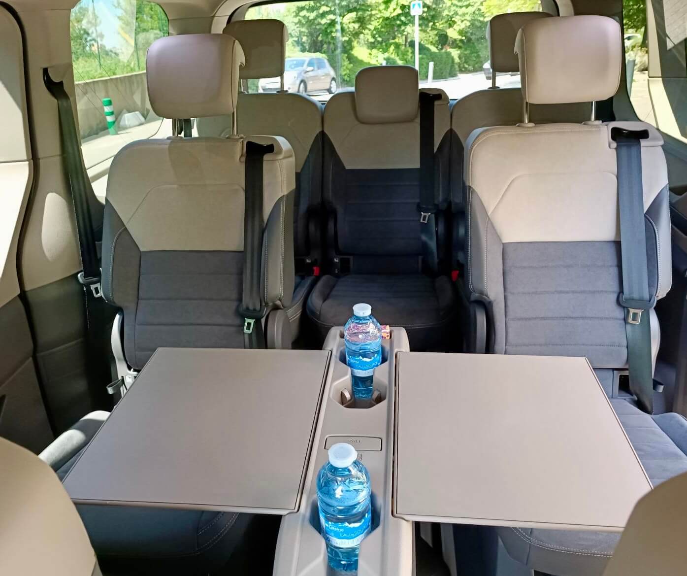 Hire a 6 seater Minivan (VOLKSWAGEN    - DE LUXE VAN MULTI  VAN 2023) from BELLE PROVENCE MINIBUS DELUXE in MARSEILLE 