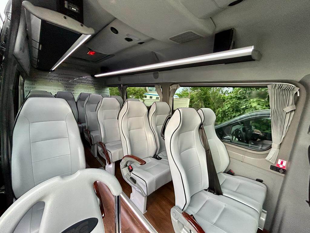 Huur een 16 seater Minibus  (MERCEDES SPRINTER 2017) van TUDEBUS SLU in TUDELA 