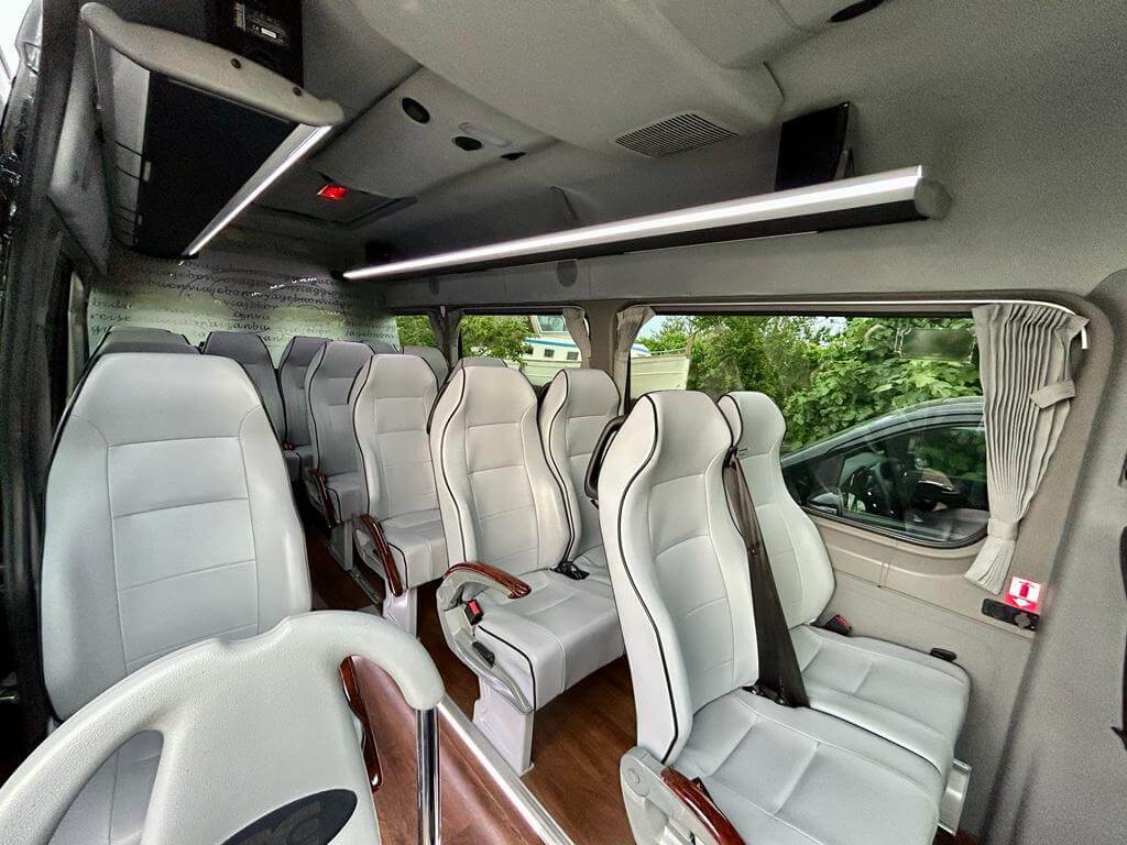 Hire a 16 seater Microbus (MERCEDES SPRINTER 2018) from Antonio Alcalde Pastor in Tudela 