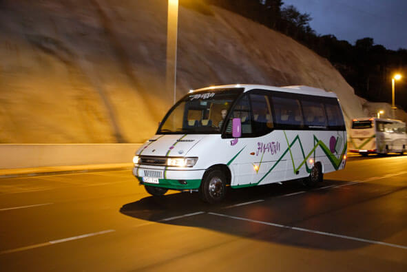 Huur een 24 seater Midibus (Iveco Autocar algo más pequeño que el estándar 2009) van AUTOBUSES JUANTXU in Barakaldo 