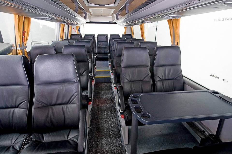 Huur een Microbus (MERCEDES SPRINTER 2019) met 16 stoelen van LIMUTAXI SL uit BERIAIN 