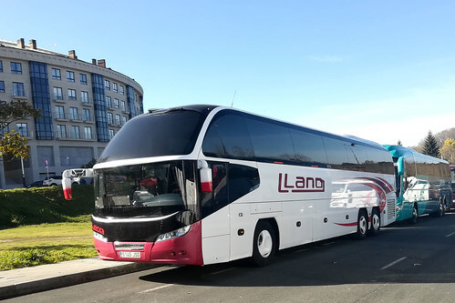 Vista frontal de nuestro del . . (16 plazos) de AUTOCARES LLANO de LUGO