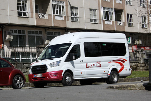 Vista frontal de nuestro del . . (16 plazos) de AUTOCARES LLANO de LUGO
