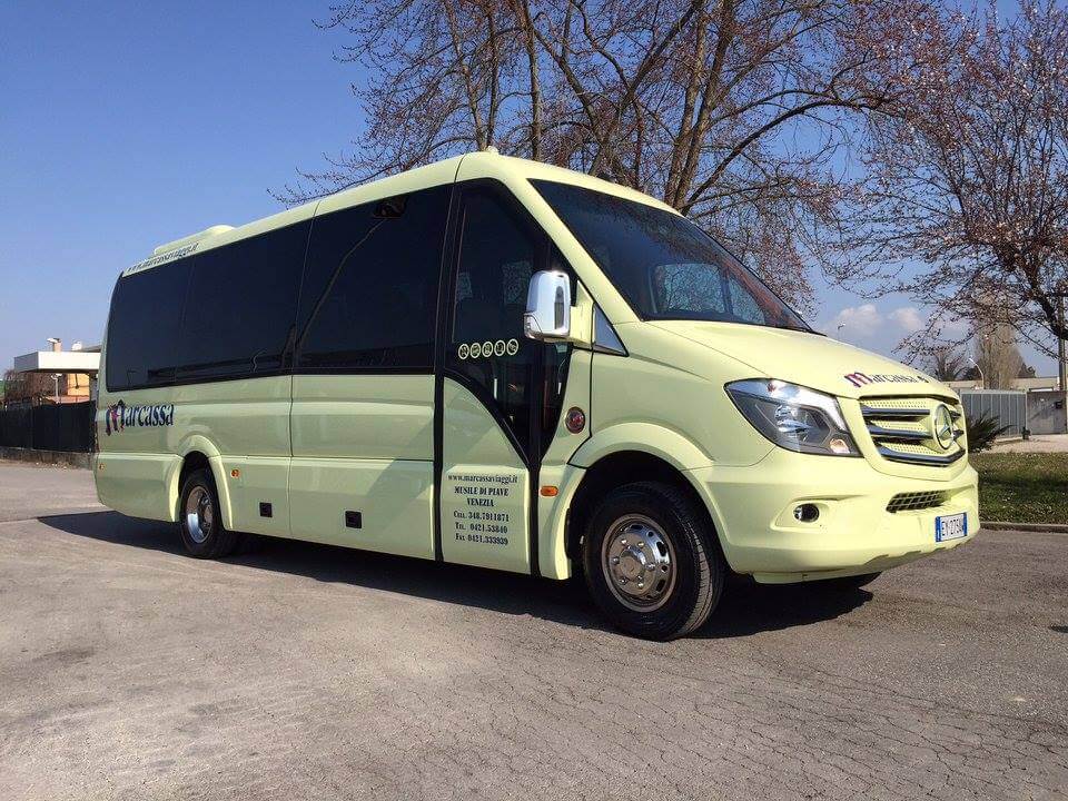 Alquila un 19 asiento Minibus  (MERCEDES SPRINTER 519 2015) de Marcassa Viaggi srl en Musile di Piave 