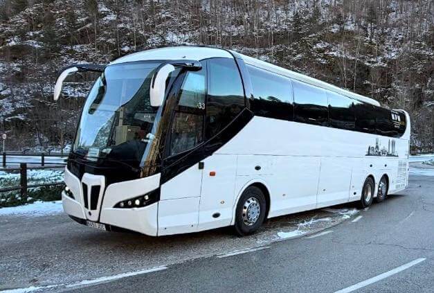 Alquila un 63 asiento Autocar estándard (MAN  TITANIUM  2015) de AUTOCARES MPM 2018, S.L. en Terrassa 