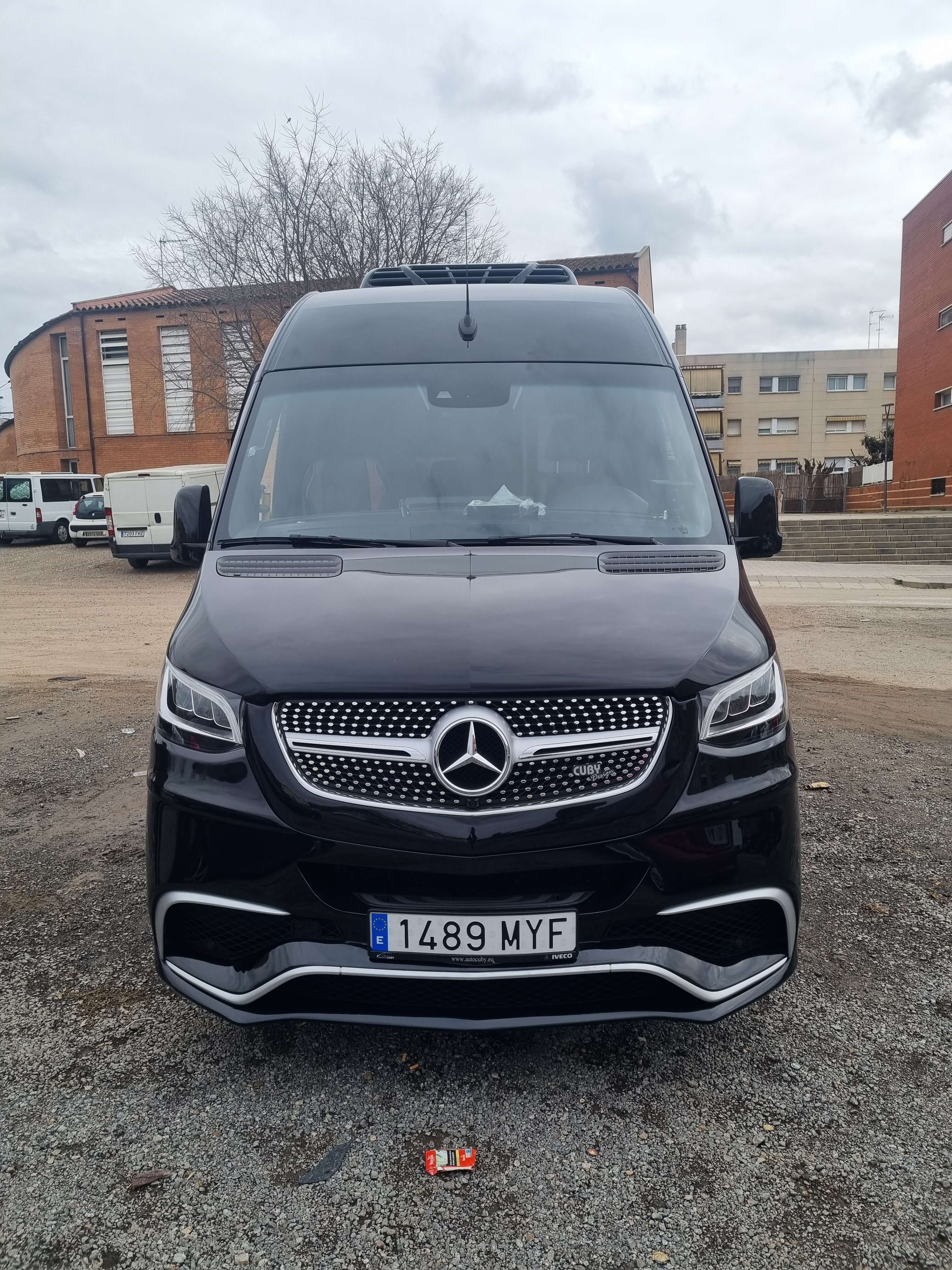 Alquila un 19 asiento Autocar Clase VIP (Mercedes Sprinter 2025) de VIP MONTPE TOURS en Oviedo 