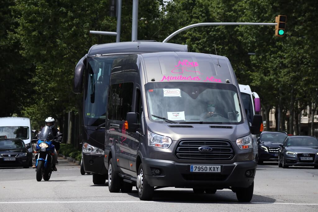 Lloga un 6 seients Minivan (. . 2015) a Minibuses Noa a Tossa de Mar 