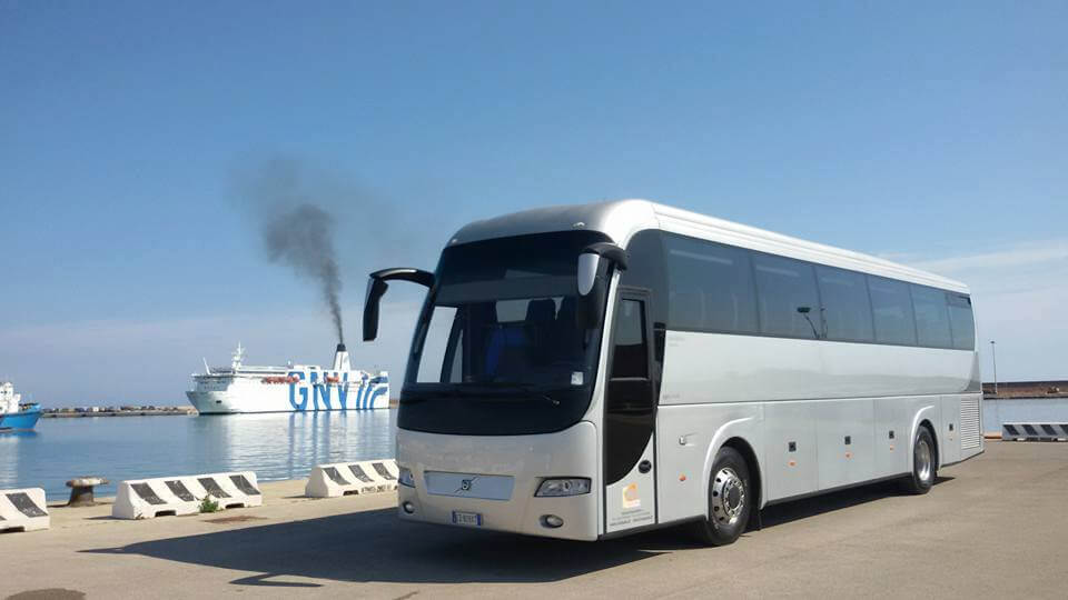 Noleggia un Midibus 29 posti Mercedes Turengo 2013) da Nolauto Alghero de Alghero