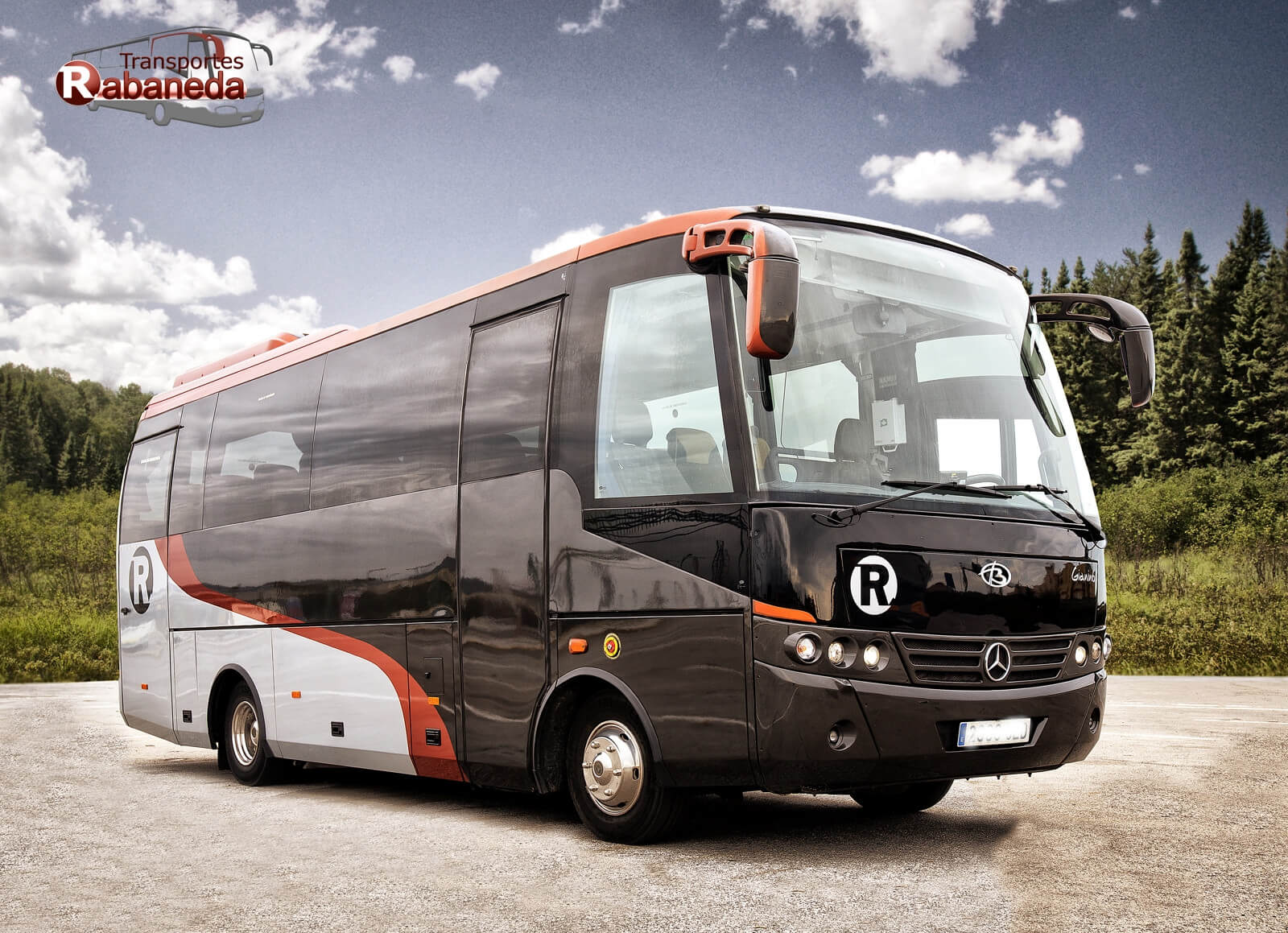 Mieten Sie einen 30 Sitzer Minibus  (MERCEDES BEULAS 2008) von Transportes Rabaneda Ruiz in ALORA 