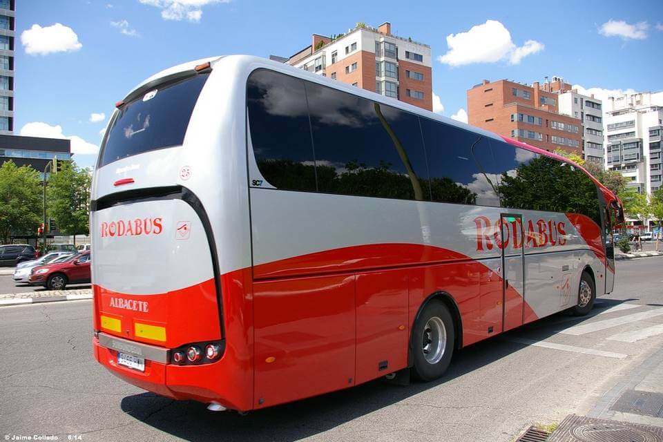 Alquila un 55 asiento Autocar Ejecutivo (. más espacio entre los asientos y más servicio 2008) de RODABUS en Albacete 