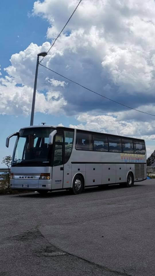 Noleggia un Pullman standard 51 posti SETRA 315 HDH 1999) da Siciltransfert de trapani 