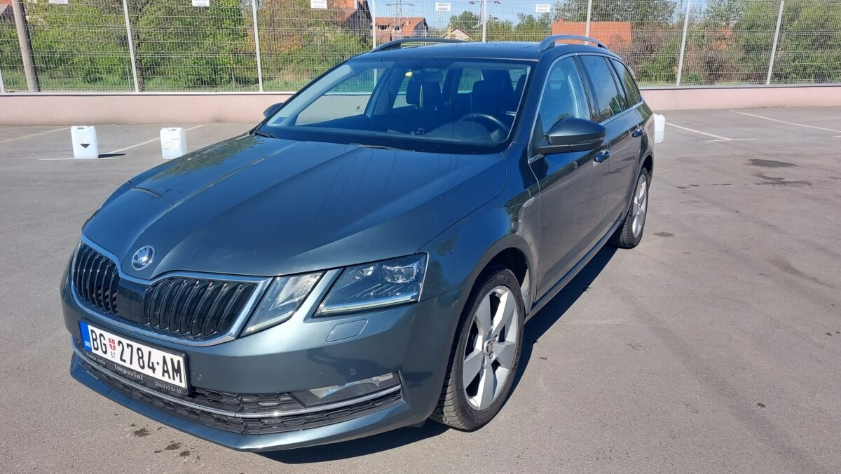 Alquila un 4 asiento Coche con chófer (Skoda Octavia Combi 2020) de Volventis OÜ en Belgrade 