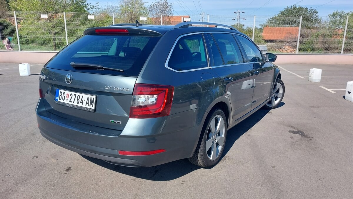 Alquile un Coche con chófer de 4 plazas Skoda Octavia Combi 2020) de Volventis OÜ de Belgrade 
