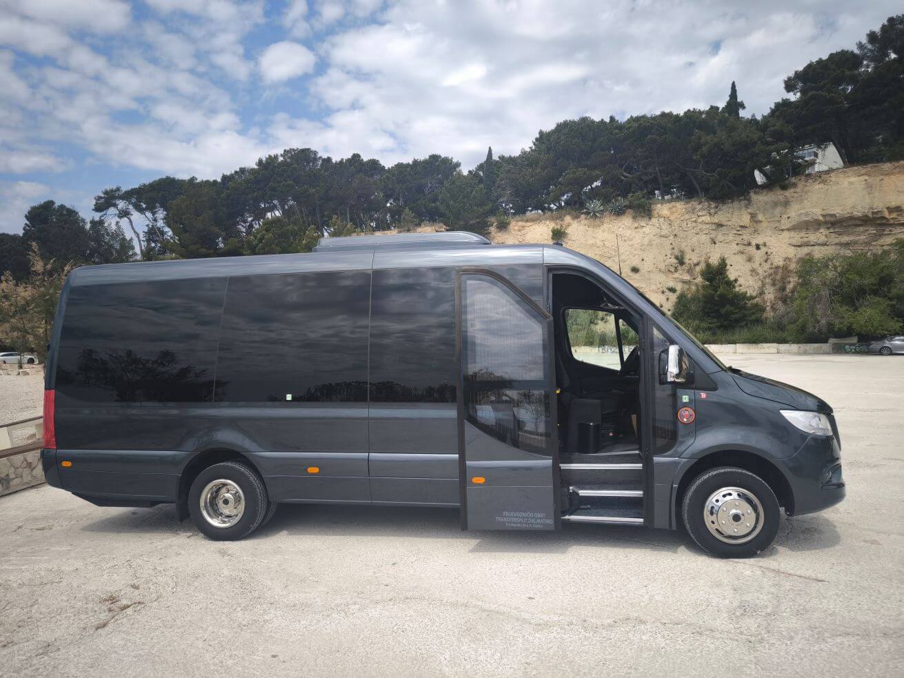 Alquila un 19 asiento Minibús (Mercedes Sprinter 2026) de Transfersplit Dalmatino en Kaštel Gomilica