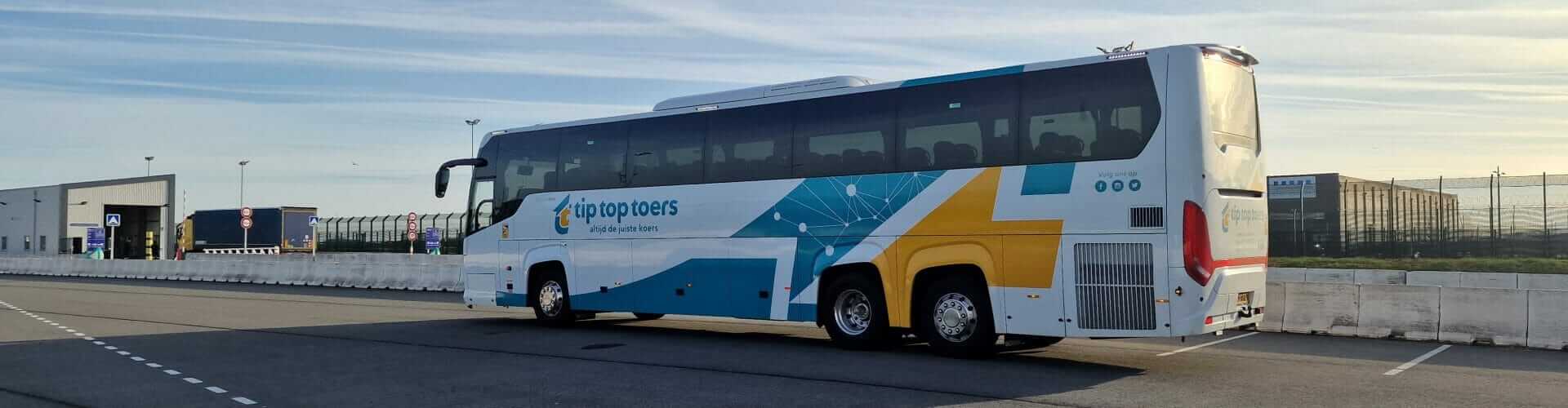 Huur een 60 seater Standaard Bus -Touringcar (Scania Touring 2022) van Tip Top Toers in Almere - Buiten 