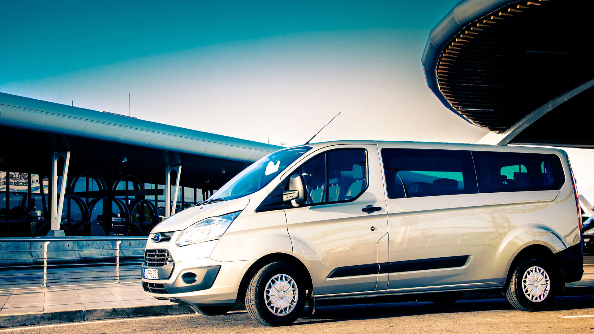 Hire a 9 seater Minivan (Ford Transit 2014) from Transfair in Portimão 