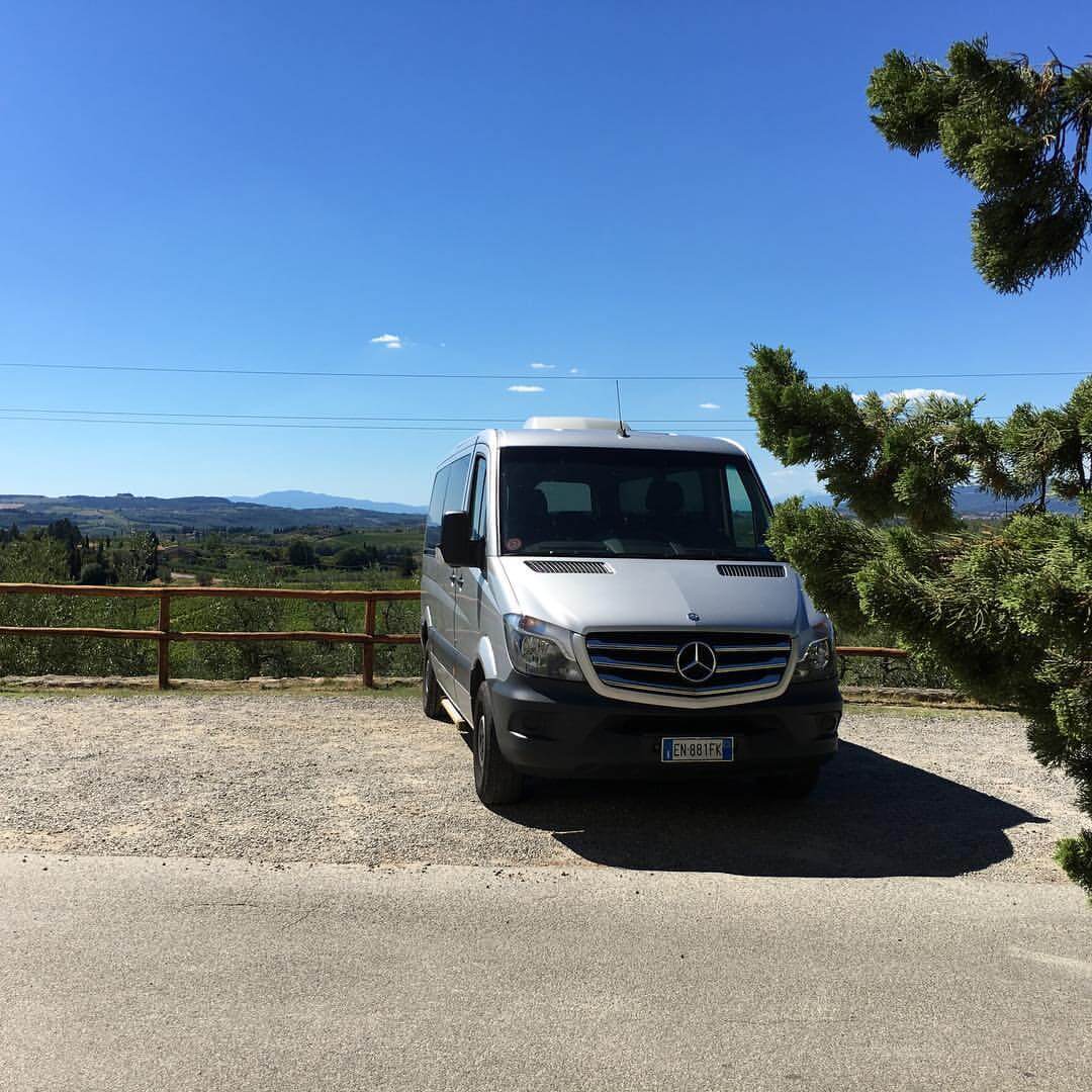 Alquila un 8 asiento Minivan (Mercedes - Benz Sprinter 2019) de Tuscany Taste Tour en Cecina 