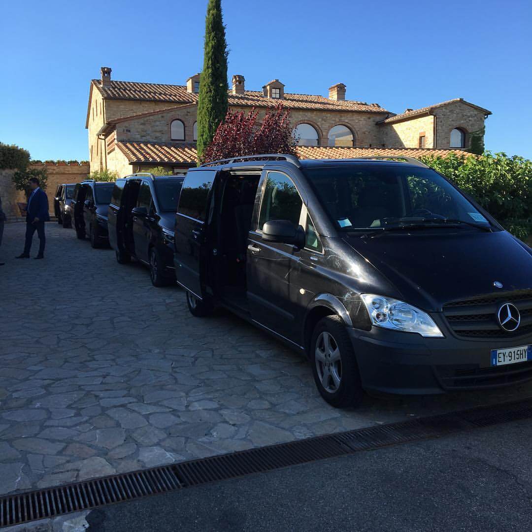 Alquile un Microbus de 8 plazas Mercedes - Benz Vito 2019) de Tuscany Taste Tour de Cecina 
