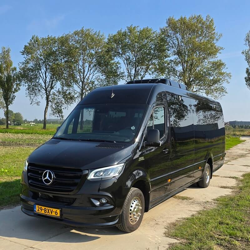 Mieten Sie einen 23 Sitzer Midibus (Mercedes Sprinter 2024) von Direct Vip Service in Amsterdam 