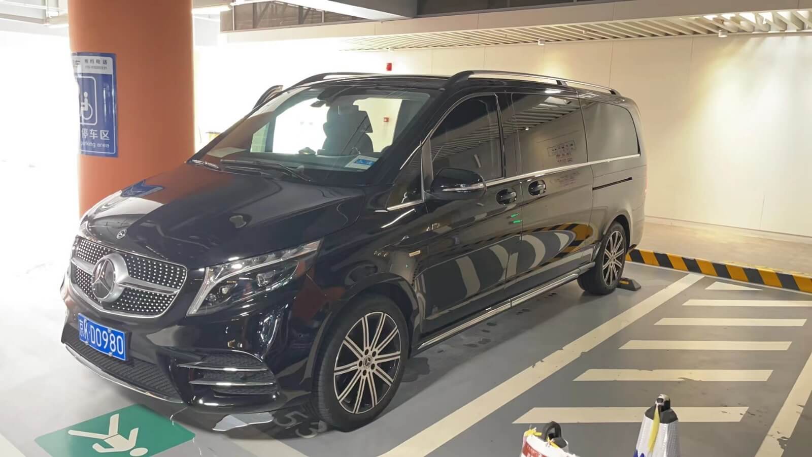 Rent a 6 seater Minivan (Mercedes Benz Mercedes Benz - V Class 2023) from AmyExpress Shanghai and Beijing Airport Chauffeured Service from Happy Valley 