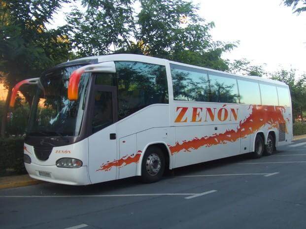 Huur een Standaard Bus -Touringcar (VOLVO NOGE TURING 2011) met 49 stoelen van TRASPORTE VIAJES ZENON uit LEPE 