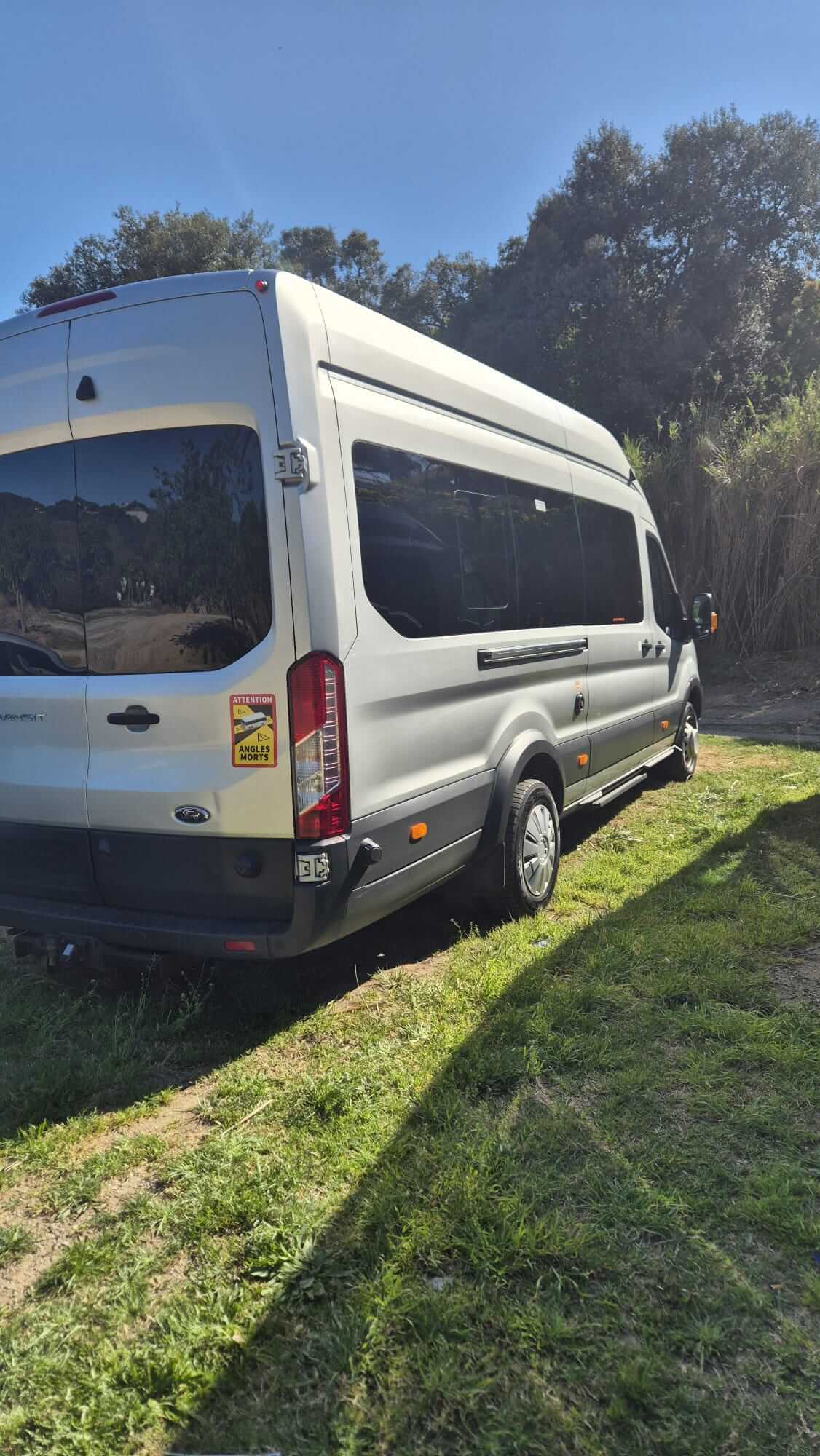 Llogueu un 16 places Minibús (Ford Transit BUS 2019) de J2 jaume transfer SL de Sant Cebrià de Vallalta 