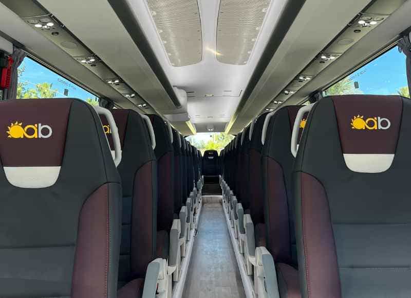 Alquila un 71 asiento Autocar Clase VIP (. . 2025) de AUTOANDALUCIA BUS SL en SEVILLA 