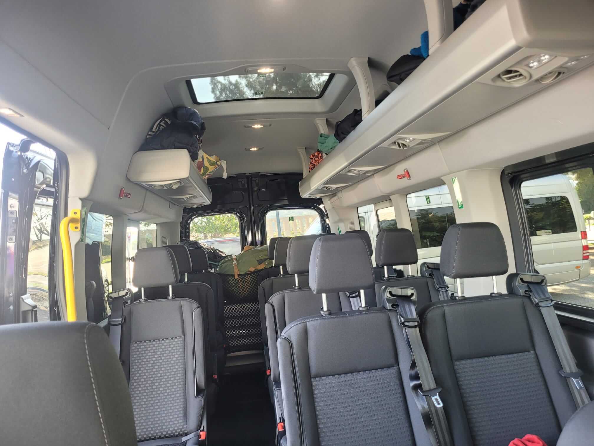 Alquile un Minibús de 16 plazas Ford Transit 2024) de Toptour Portugal de Lisboa 