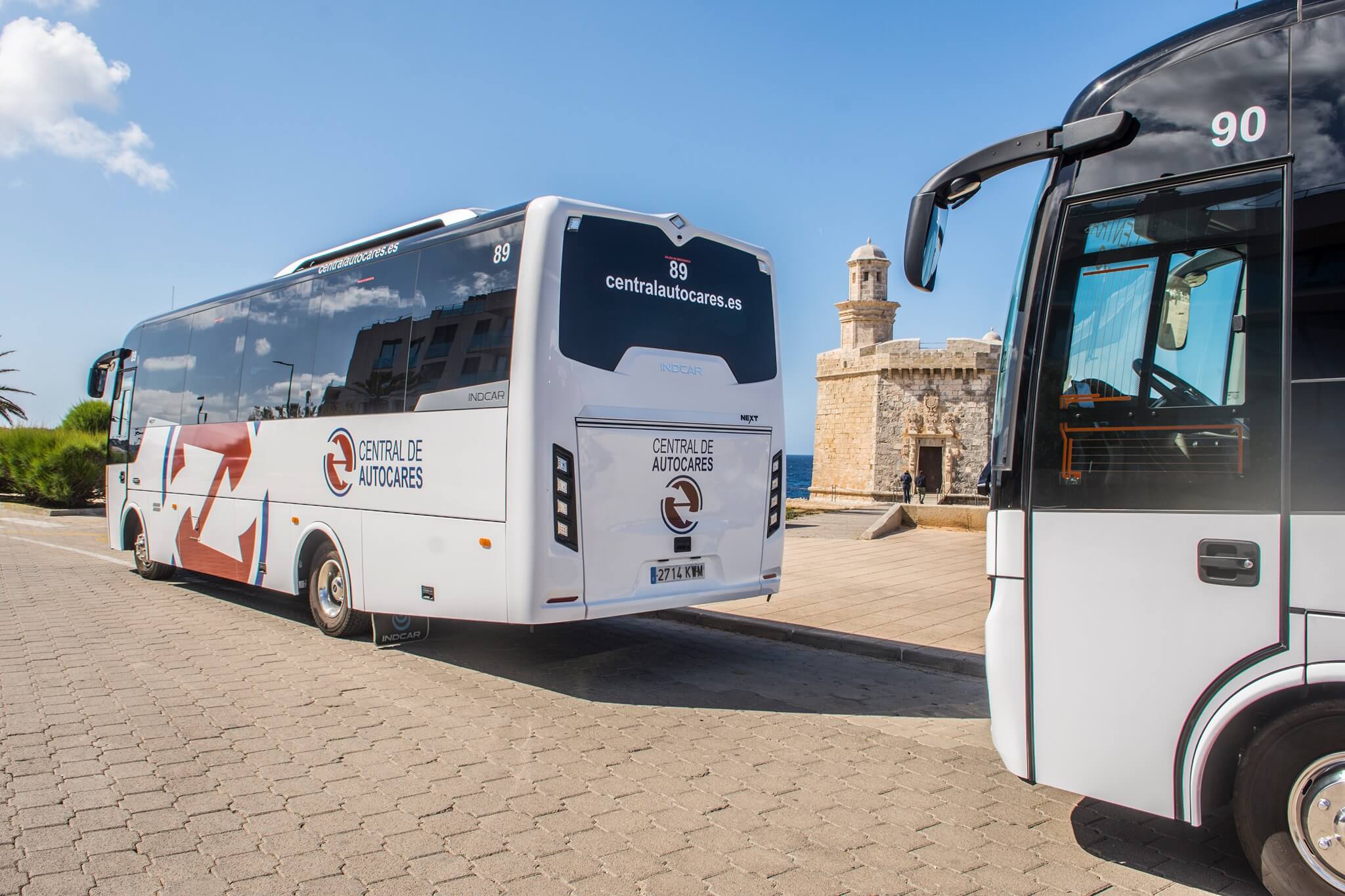 Huur een Midibus (MAN NEXT 2019) met 37 stoelen van CENTRAL DE AUTOCARES DE MENORCA, S.L. uit MAHON 
