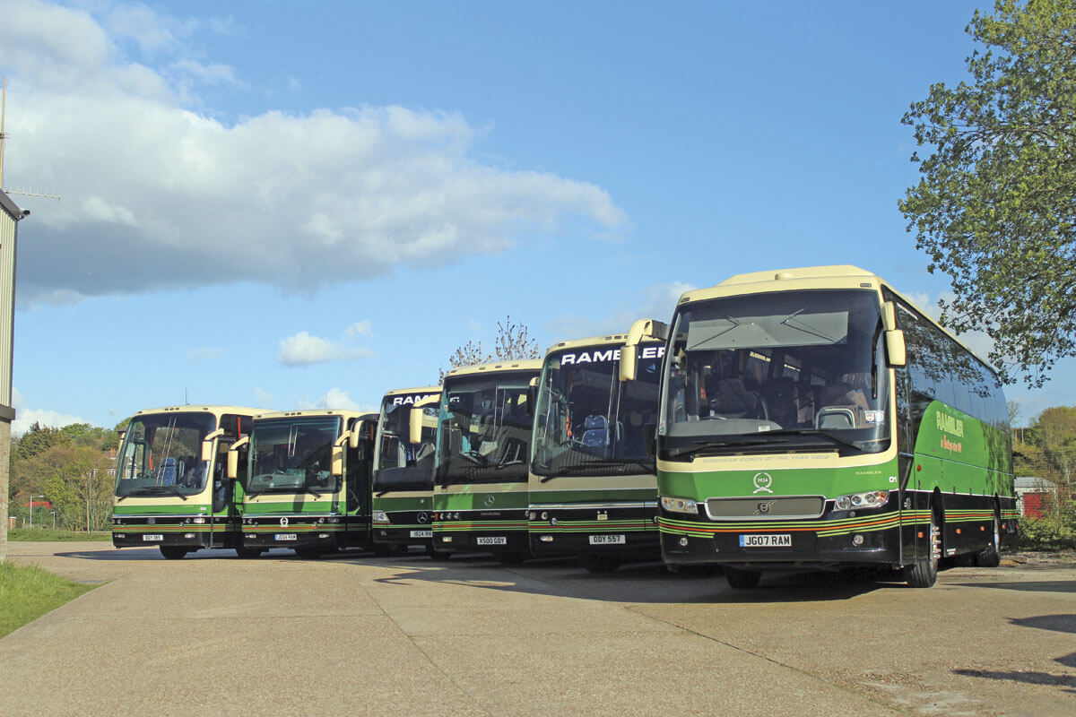 Noleggia un Midibus 36 posti Mercedes Sprinter 2018) da Rambler Coaches de Hastings 