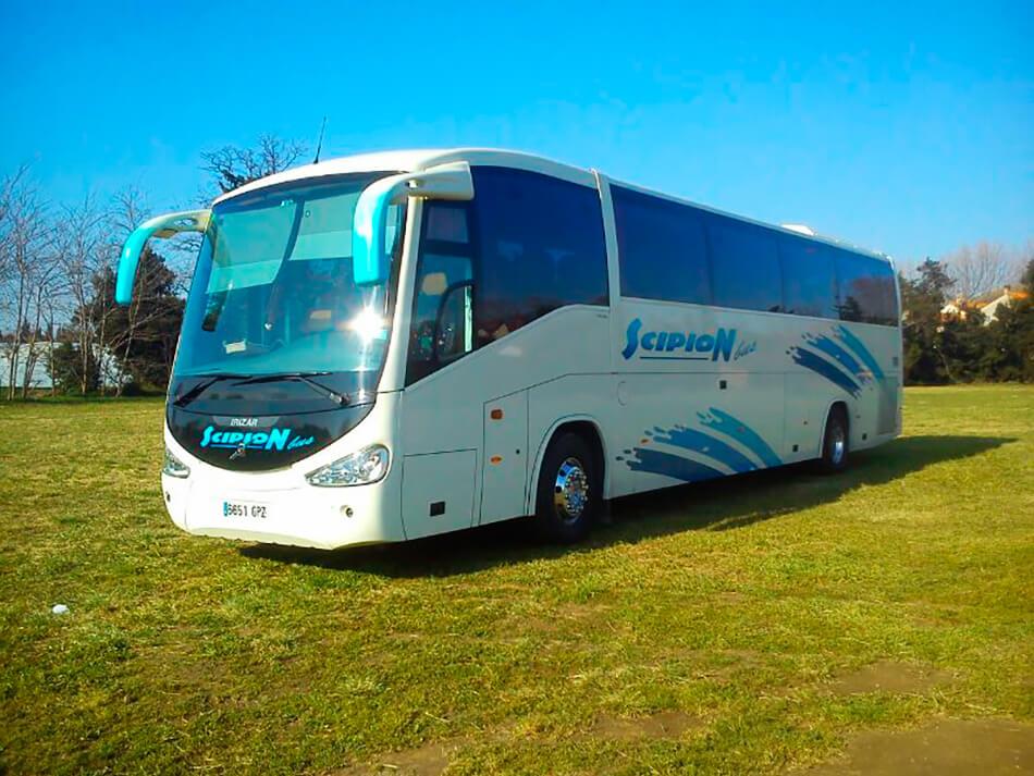 Mieten Sie einen 60 Sitzer Standard Reisebus (volvo volvo 2009) von AUTOCARES SCIPION in TARRAGONA 