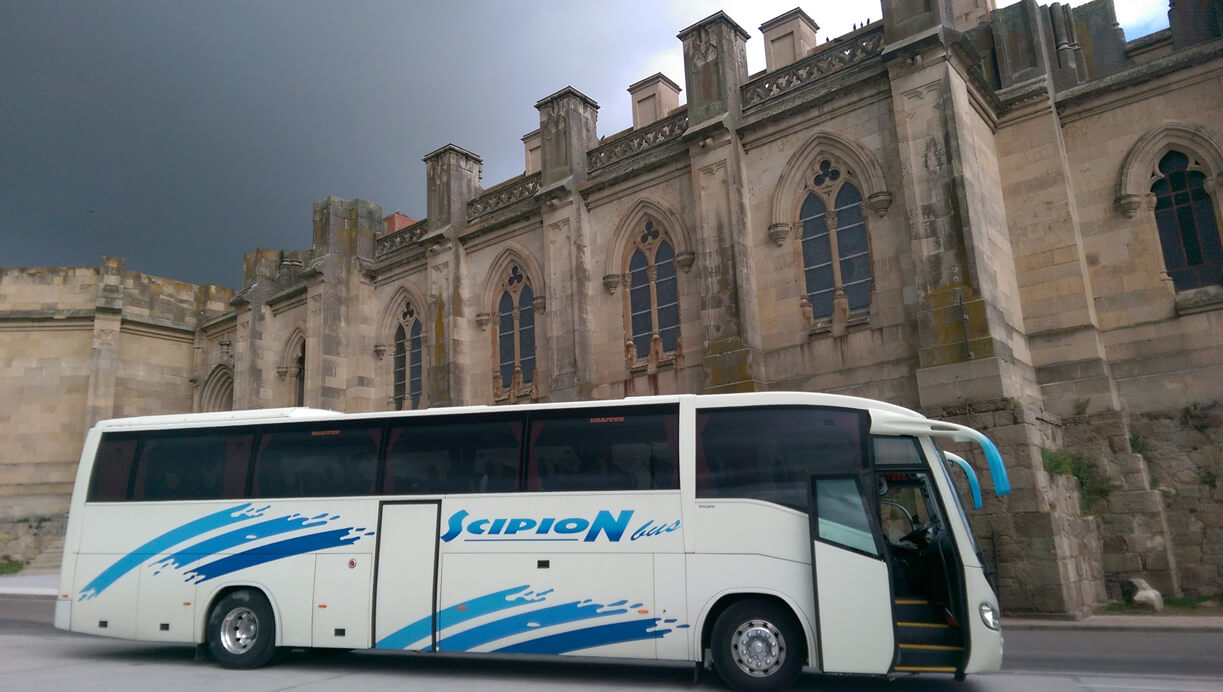 Llogueu un 60 places Autocar estándard (volvo volvo 2009) de AUTOCARES SCIPION BUS S.L. de TARRAGONA 