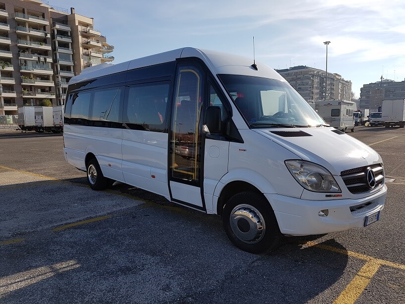 Noleggia un 20 posti a sedere Minibus  (MERCEDES SPRINTER 2010) da SANCHINI TRAVEL di SANCHINI MARIO a Roma 